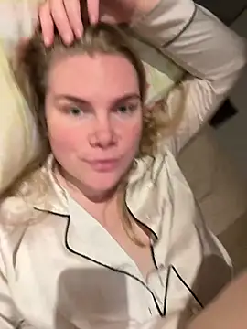 SexyBlondJoanna online show from 10, 2, 2026