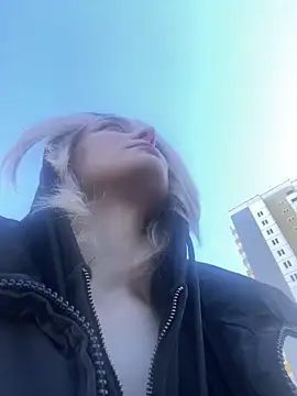 aka Blonde online show from 1, 4, 2026