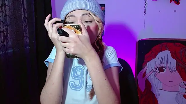 kittymiauu444 online show from 15, 4, 2026