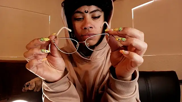 Snapshot of Canela_Osada_ chatting on 5, 2, 2026 Canela Osada online show from 5, 2, 2026