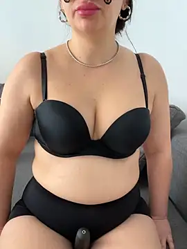 melissiaayzem online show from 17, 4, 2026