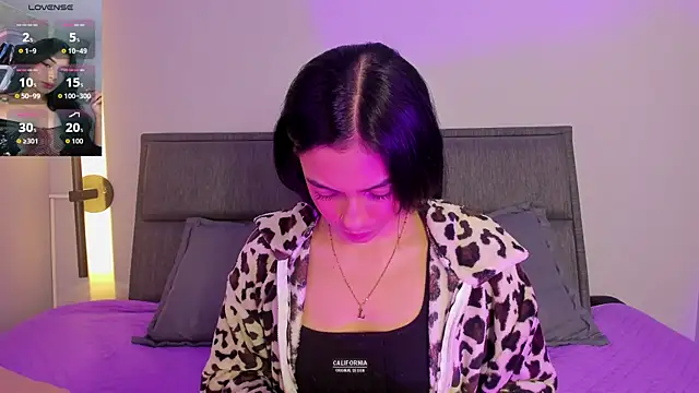 Snapshot of lilith_petit_ chatting on 4, 6, 2026 lilith petit online show from 4, 6, 2026