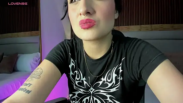 Snapshot of emma_hiltonn_ chatting on 12, 5, 2026 emma hiltonn online show from 12, 5, 2026