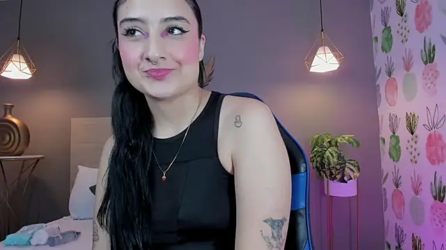 Snapshot of emma_hiltonn_ chatting on 27, 5, 2026 emma hiltonn online show from 27, 5, 2026