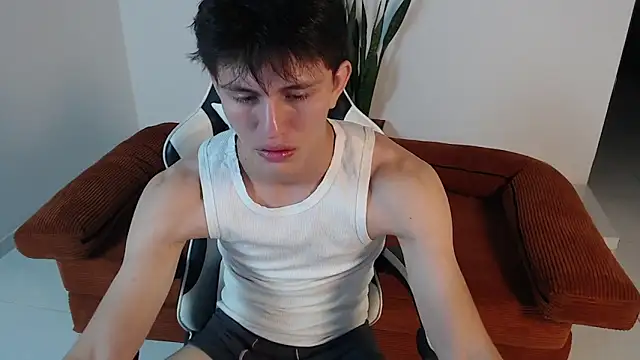 Snapshot of DarrenColleen chatting on 3, 3, 2026 DarrenColleen online show from 3, 3, 2026