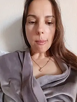 Snapshot of She-Moon chatting on 15, 7, 2026 She-Moon online show from 15, 7, 2026