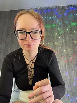 coy girl  online show from 7, 2, 2026