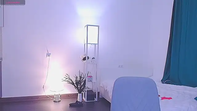 sailormoon666  online show from 27, 4, 2026