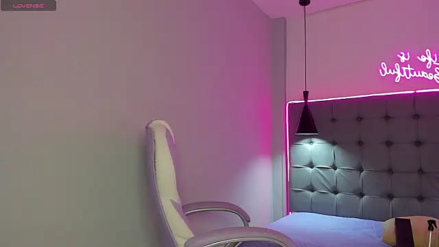 scarletcherry18 online show from 10, 2, 2026