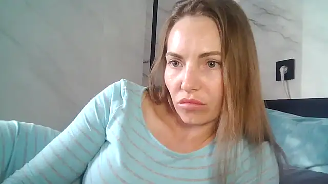 Snapshot of Valyssa chatting on 28, 6, 2026 Valyssa online show from 28, 6, 2026