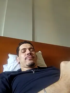 Snapshot of rodrigovianacastelo chatting on 24, 2, 2026 rodrigovianacastelo online show from 24, 2, 2026