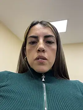 Snapshot of Paulinaa_bella chatting on 4, 3, 2026 Paulinaa bella online show from 4, 3, 2026