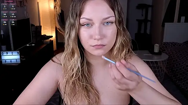 Snapshot of missyourtouch chatting on 4, 7, 2026 missyourtouch online show from 4, 7, 2026
