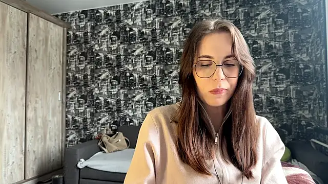 Snapshot of JanelleCourville chatting on 3, 3, 2026 JanelleCourville online show from 3, 3, 2026