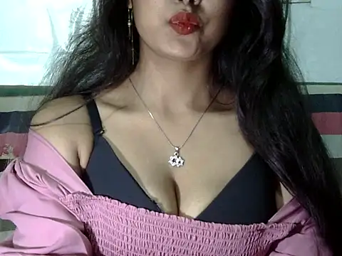 sexy-iram online show from 23, 2, 2026
