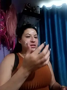 Snapshot of keileen_luna chatting on 6, 5, 2026 keileen luna online show from 6, 5, 2026
