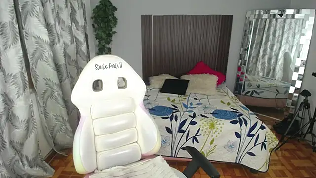 Snapshot of keileen_luna chatting on 23, 5, 2026 keileen luna online show from 23, 5, 2026