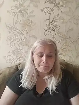 NyushaLollipop online show from 5, 7, 2026