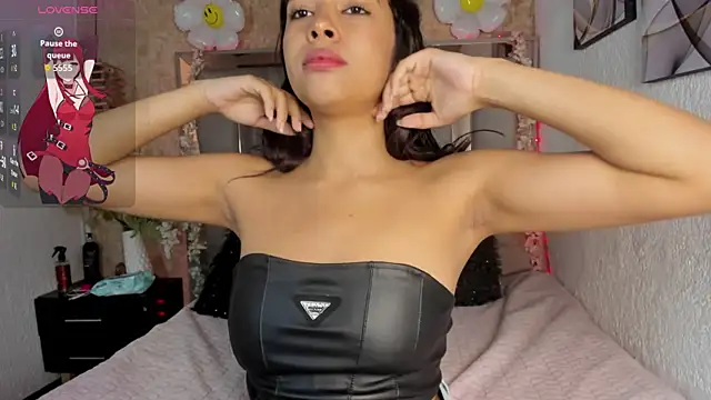 Snapshot of Estrellaa_1 chatting on 1, 4, 2026 Estrellaa 1 online show from 1, 4, 2026