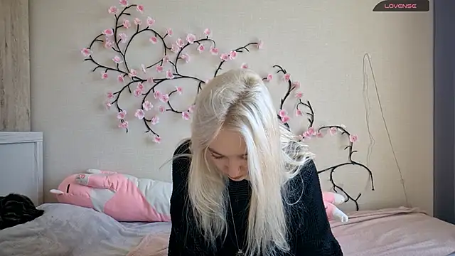 Snapshot of MisaMew chatting on 28, 4, 2026 MisaMew online show from 28, 4, 2026