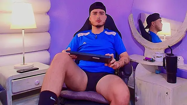 Snapshot of Salvattore_Muller chatting on 3, 2, 2026 Salvattore Muller online show from 3, 2, 2026