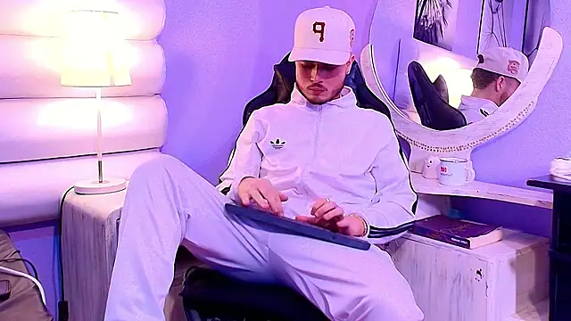 Snapshot of Salvattore_Muller chatting on 7, 2, 2026 Salvattore Muller online show from 7, 2, 2026