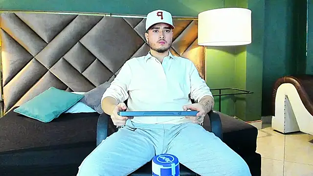 Snapshot of Salvattore_Muller chatting on 10, 2, 2026 Salvattore Muller online show from 10, 2, 2026