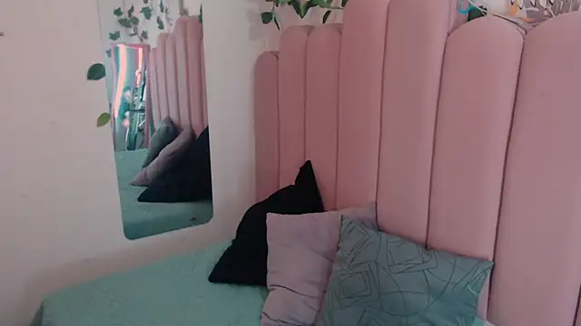 emily 34  online show from 11, 2, 2026