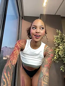 Snapshot of LizStorm_ chatting on 6, 7, 2026 LizStorm online show from 6, 7, 2026