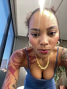 Snapshot of LizStorm_ chatting on 14, 7, 2026 LizStorm online show from 14, 7, 2026