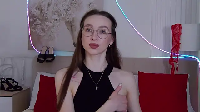 Snapshot of Emily_Simon chatting on 28, 4, 2026 Emily Simon online show from 28, 4, 2026