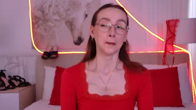 Snapshot of Emily_Simon chatting on 25, 5, 2026 Emily Simon online show from 25, 5, 2026