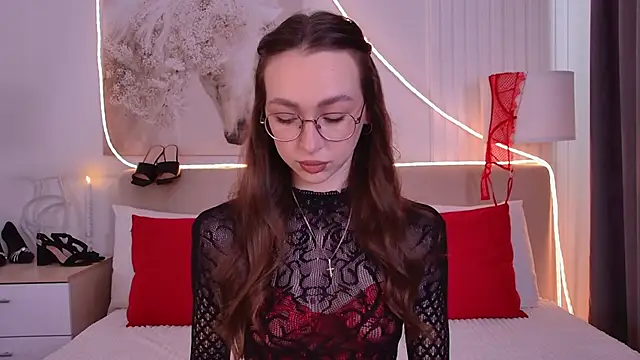 Snapshot of Emily_Simon chatting on 31, 5, 2026 Emily Simon online show from 31, 5, 2026