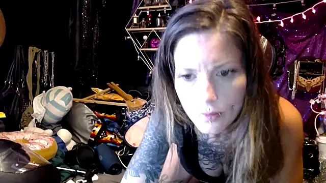 Snapshot of allymoon1369 chatting on 21, 6, 2026 allymoon1369 online show from 21, 6, 2026