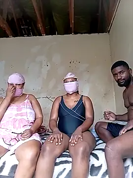 KAT AND DEE online show from 20, 3, 2026