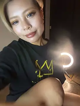 BADBITCHISAKI online show from 23, 3, 2026