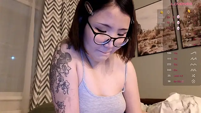 nullgirl online show from 11, 2, 2026