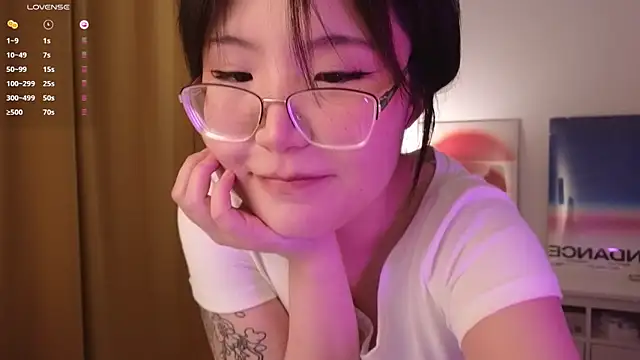 nullgirl online show from 2, 6, 2026