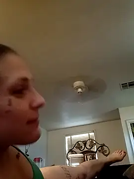 Snapshot of LadySn0w26 chatting on 4, 2, 2026 LadySn0w26 online show from 4, 2, 2026