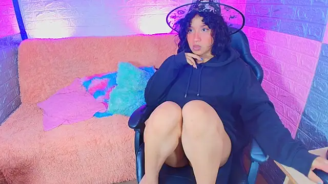 Snapshot of hotcakes_uwu chatting on 15, 5, 2026 hotcakes uwu online show from 15, 5, 2026