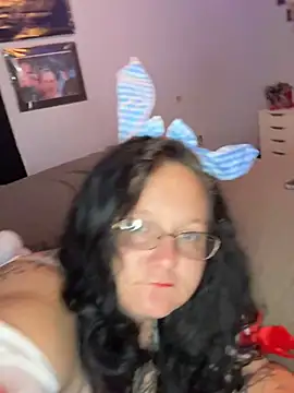 ambersuductive online show from 20, 2, 2026