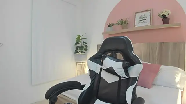 Snapshot of ivette_swan chatting on 21, 2, 2026 ivette swan online show from 21, 2, 2026