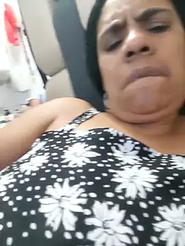 Snapshot of Zeyllyjhonson chatting on 21, 4, 2026 Zeyllyjhonson online show from 21, 4, 2026