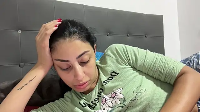 Snapshot of AbrilSantosxo chatting on 22, 5, 2026 AbrilSantosxo online show from 22, 5, 2026