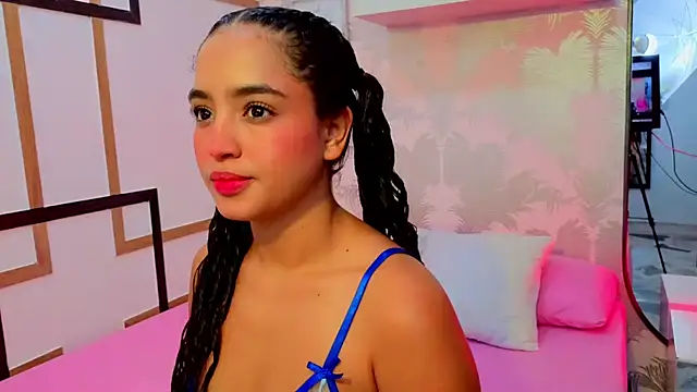 Snapshot of Emma_Thompssonn chatting on 13, 7, 2026 Emma Thompssonn online show from 13, 7, 2026