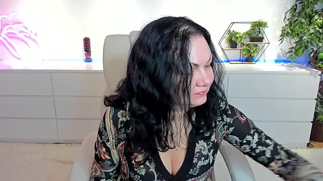 IrissMoon online show from 25, 2, 2026