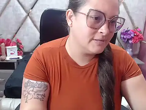 Sarah Boobs  online show from 13, 2, 2026