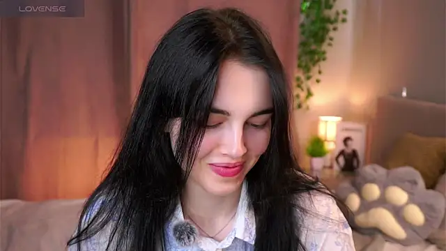 Snapshot of MirnaTellado chatting on 17, 5, 2026 MirnaTellado online show from 17, 5, 2026