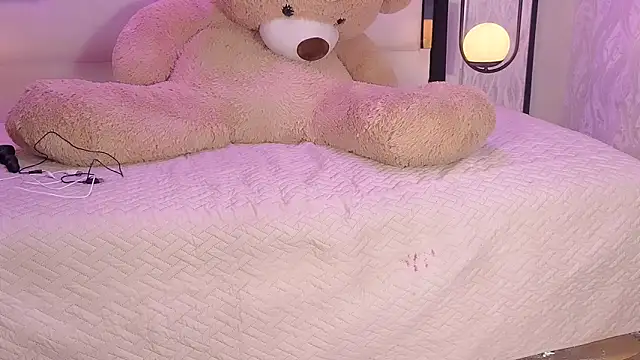 JuneCollins online show from 5, 3, 2026