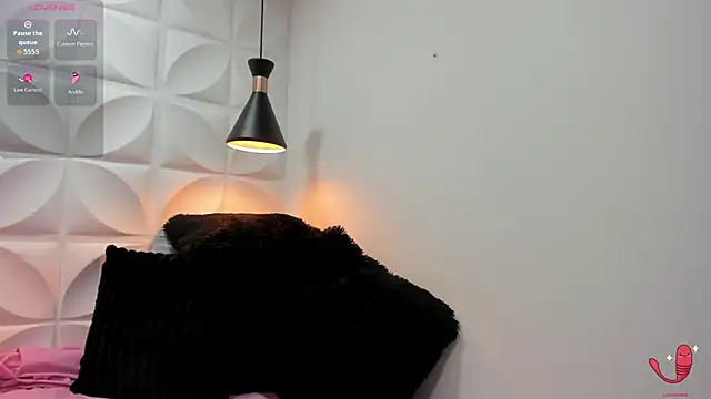 zaira skinny online show from 6, 3, 2026